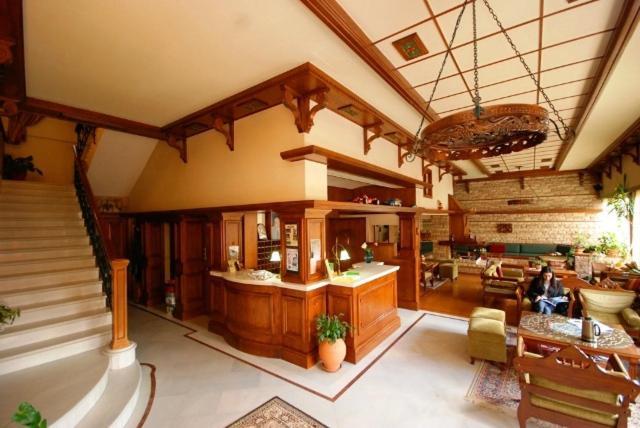 Hotel Elvetia Karpenisi ภายนอก รูปภาพ