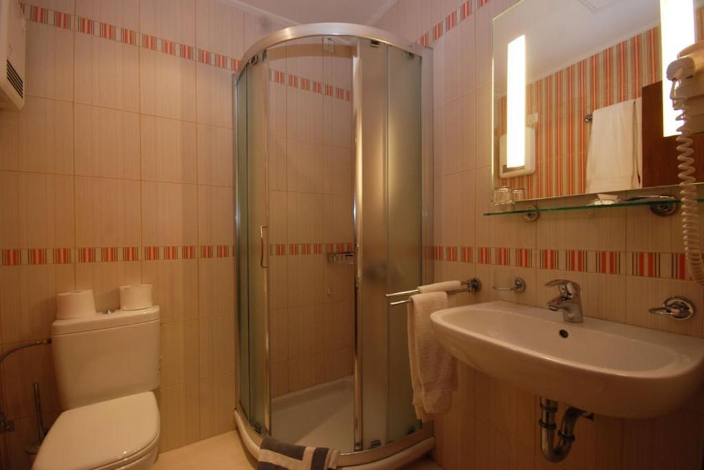 Hotel Elvetia Karpenisi ห้อง รูปภาพ