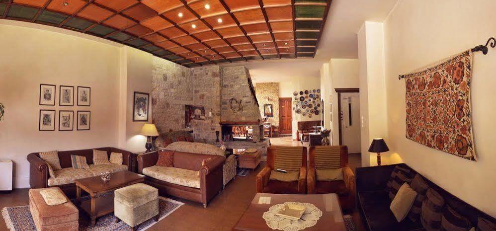 Hotel Elvetia Karpenisi ภายนอก รูปภาพ