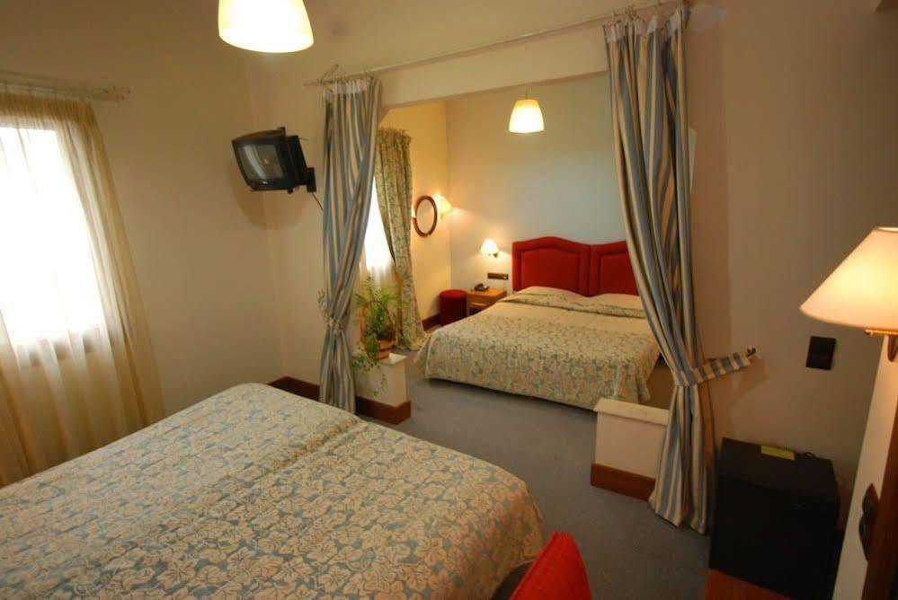 Hotel Elvetia Karpenisi ภายนอก รูปภาพ